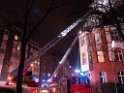 Feuer 3 Dachstuhlbrand Koeln Muelheim Gluecksburgstr P127